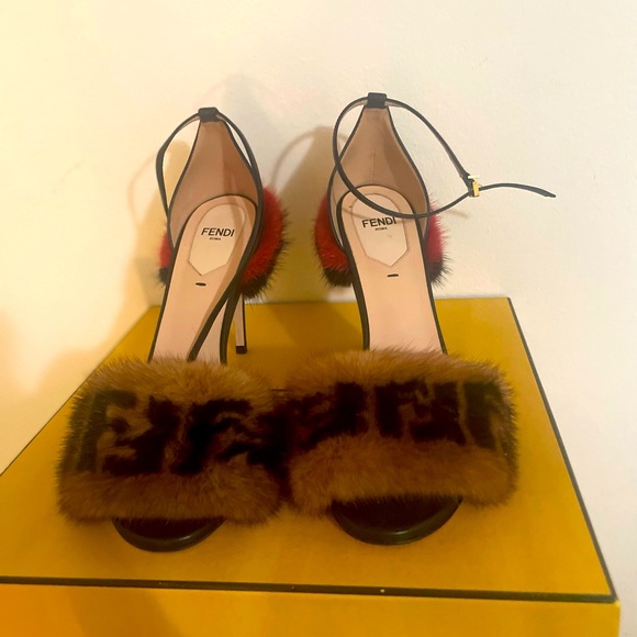 Fendi mink sandals size 38 very rare definitely a beauty
